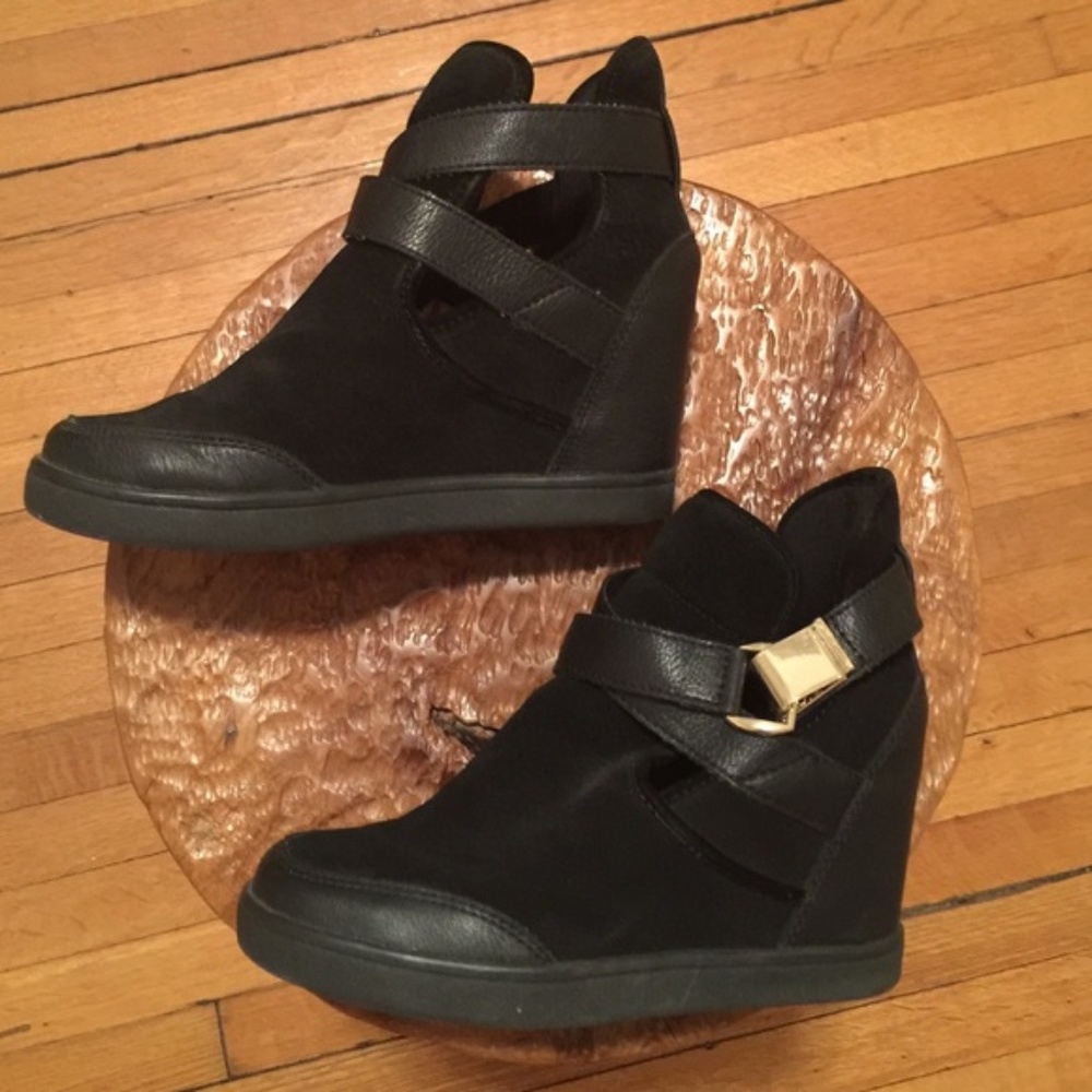 ALDO hidden wedges